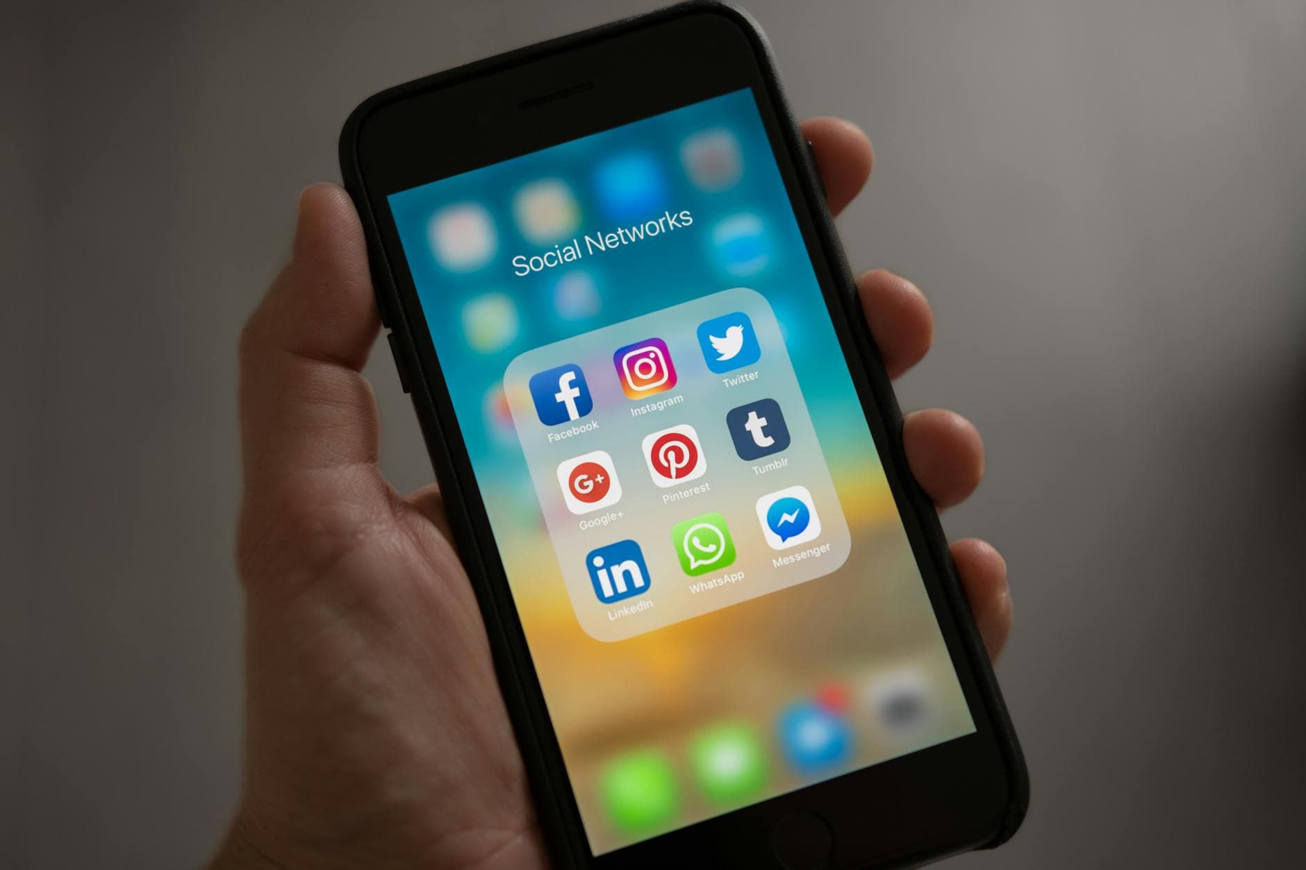 WATI vs ManyChat: Qual Chatbot de WhatsApp Escolher Para Começar?
